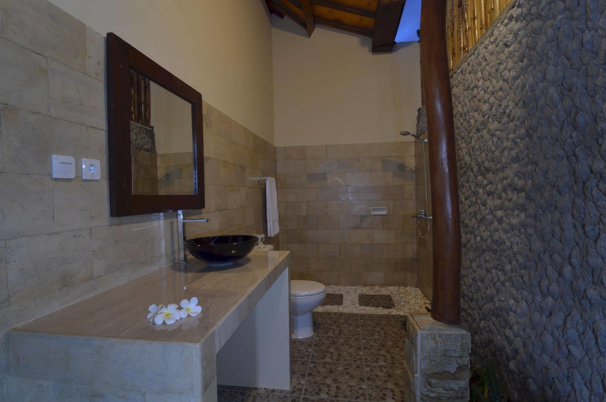 Shu Villa Lombok Kuta  Extérieur photo