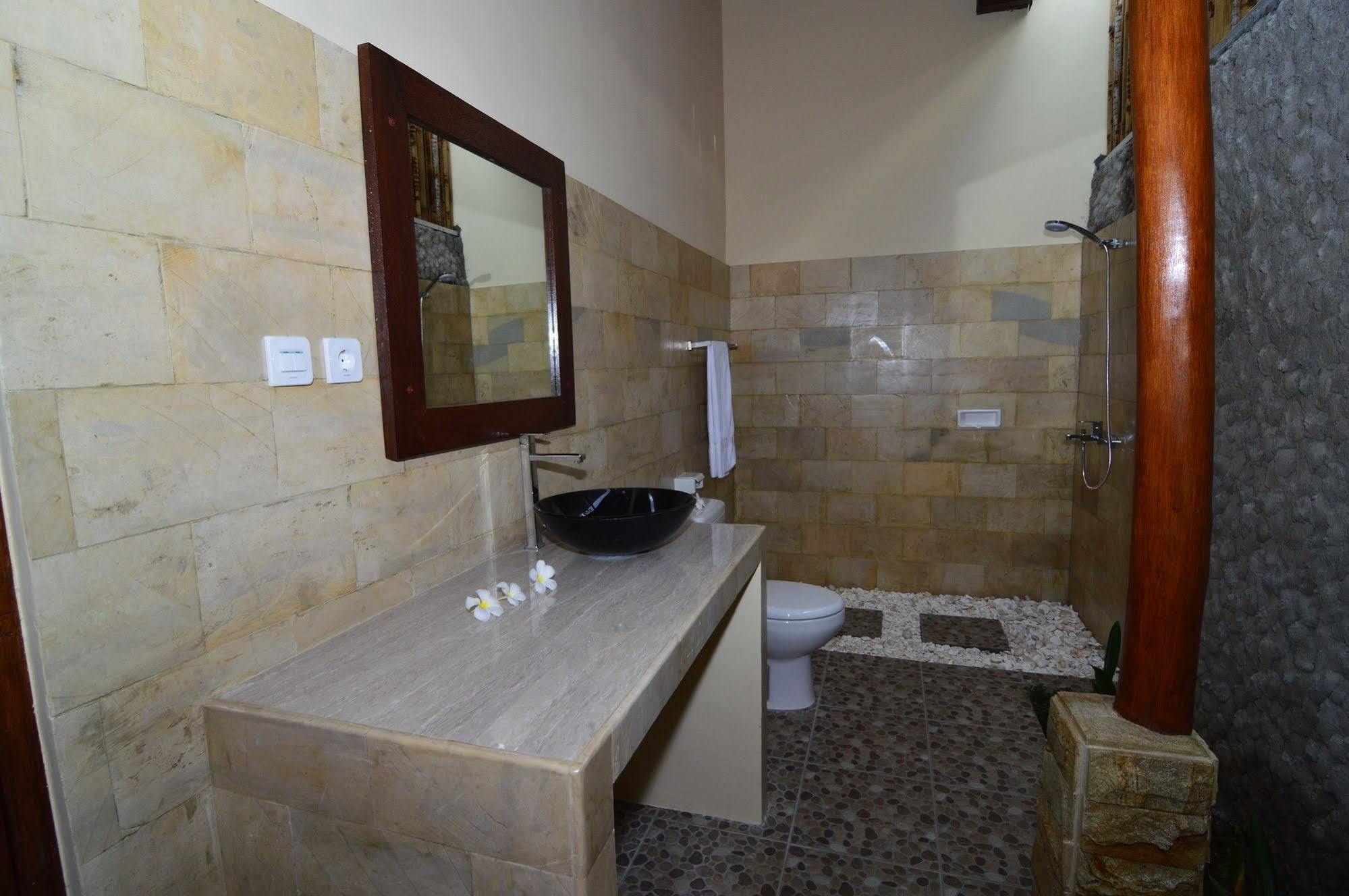 Shu Villa Lombok Kuta  Extérieur photo
